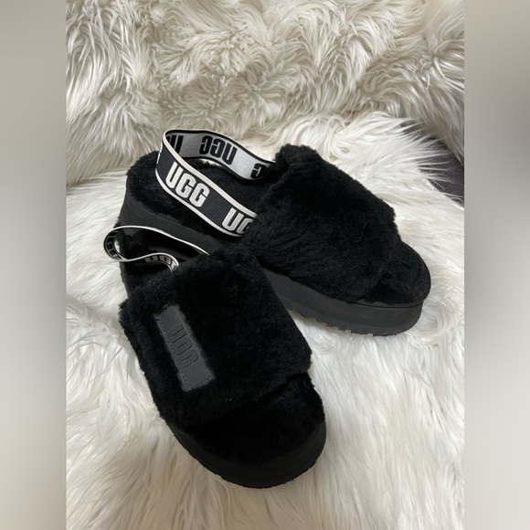 UGG Disco Slide Fur Sandals - Picture 13 of 16
